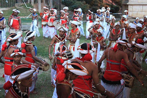 Voorbereidingen voor de Perahera